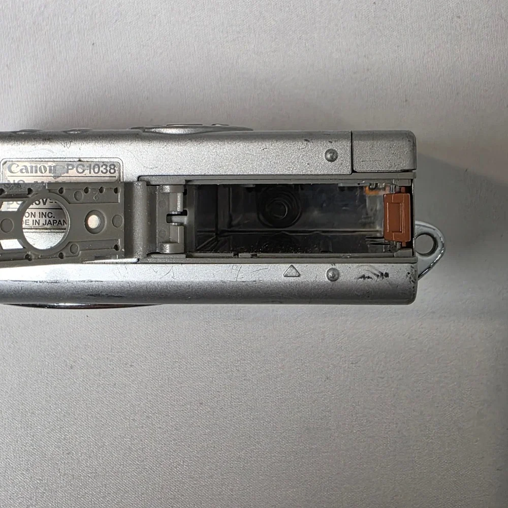 Canon PowerShot S400 Digital ELPH Camera 4.0MP 3 Zoom Vintage Digicam PARTS ONLY